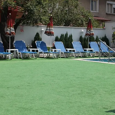 Saint George Family Hotell 3*