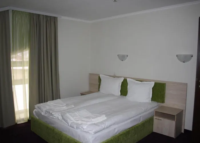 Saint George Family 3*